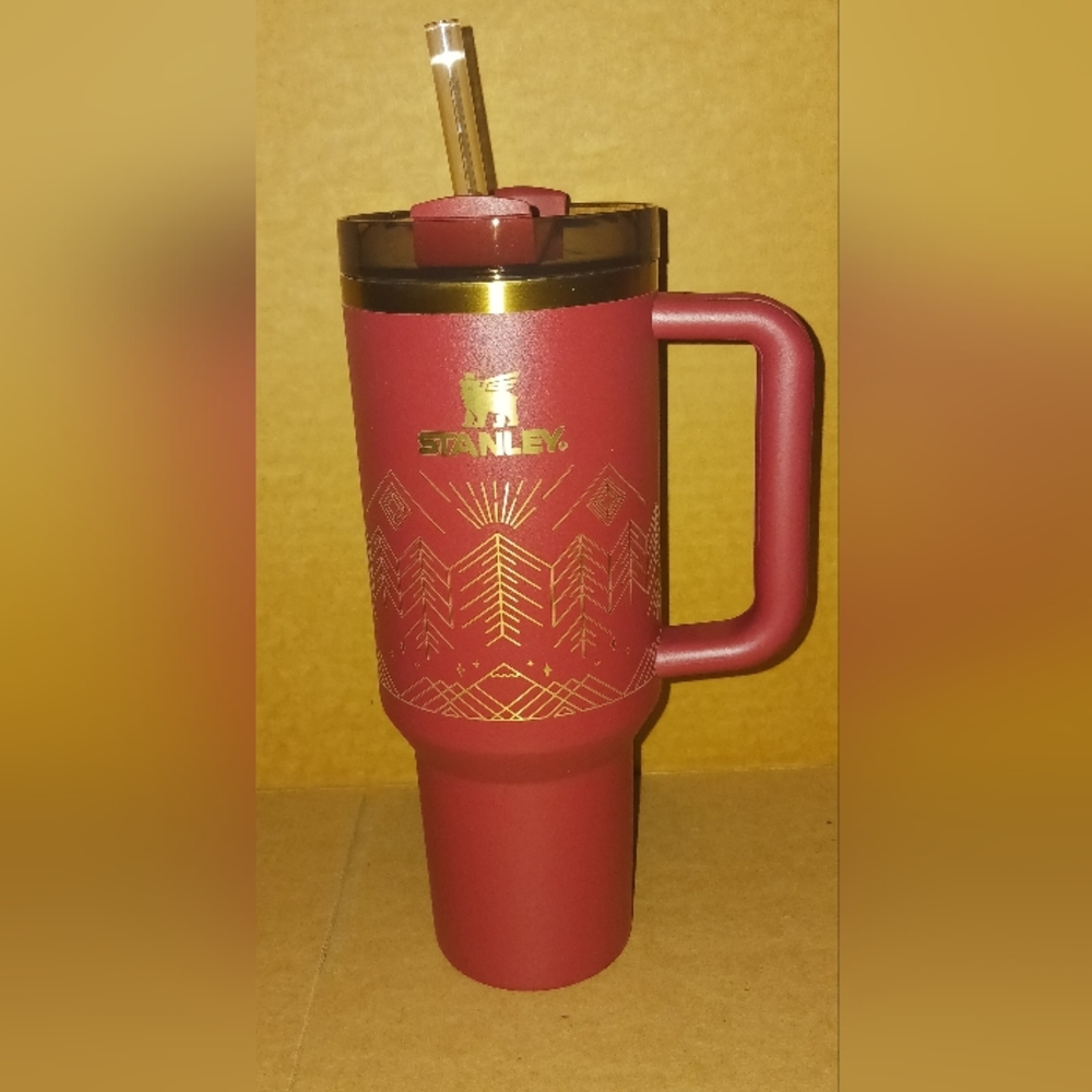 Stanley Quencher Tumbler 40 oz Cranberry Winterscape Limited Edition